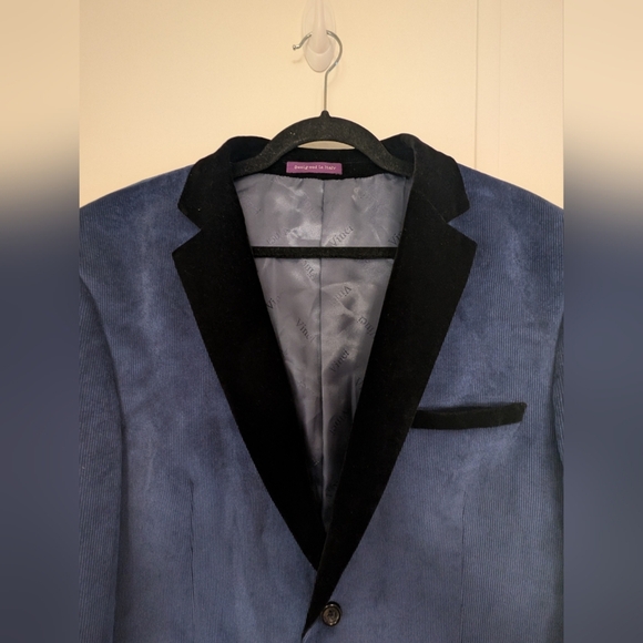 Blue Velvet Blazer Coat with Modern Fit and Notch Lapels - Picture 4 of 9